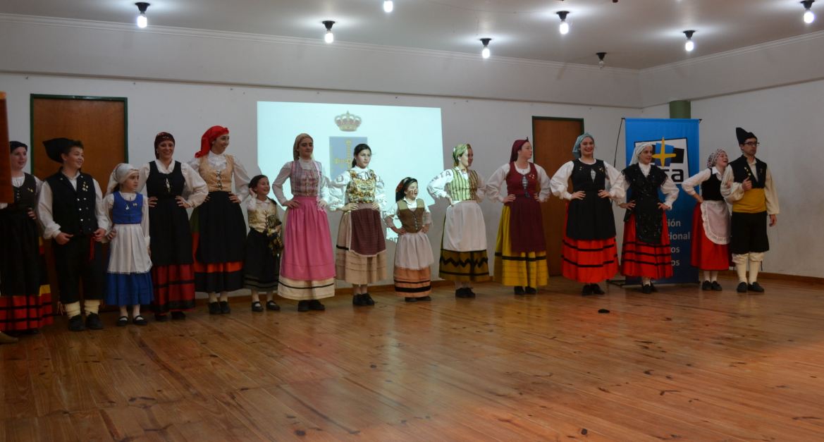 Baile a cargo del Grupo La Panoya